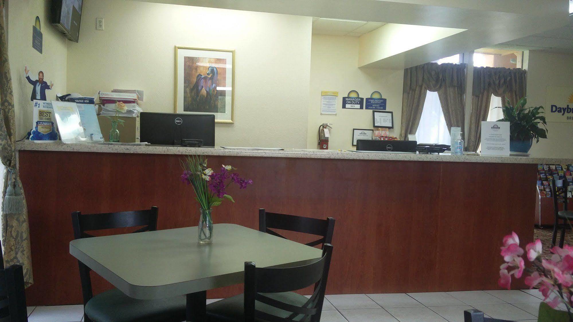 Days Inn By Wyndham Ocala North Exterior foto